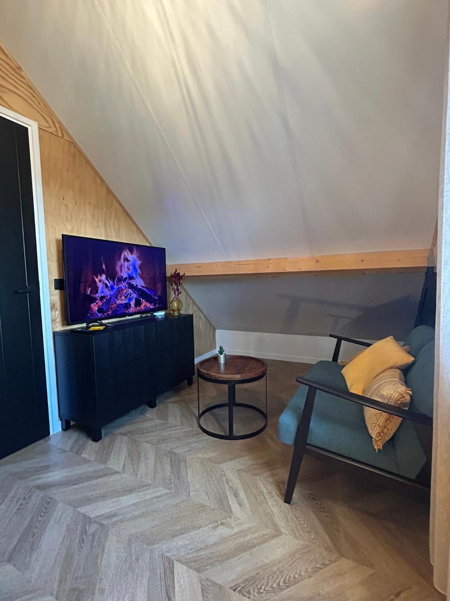 Vila Tiny House Thuus Sint Annaland Exteriér fotografie